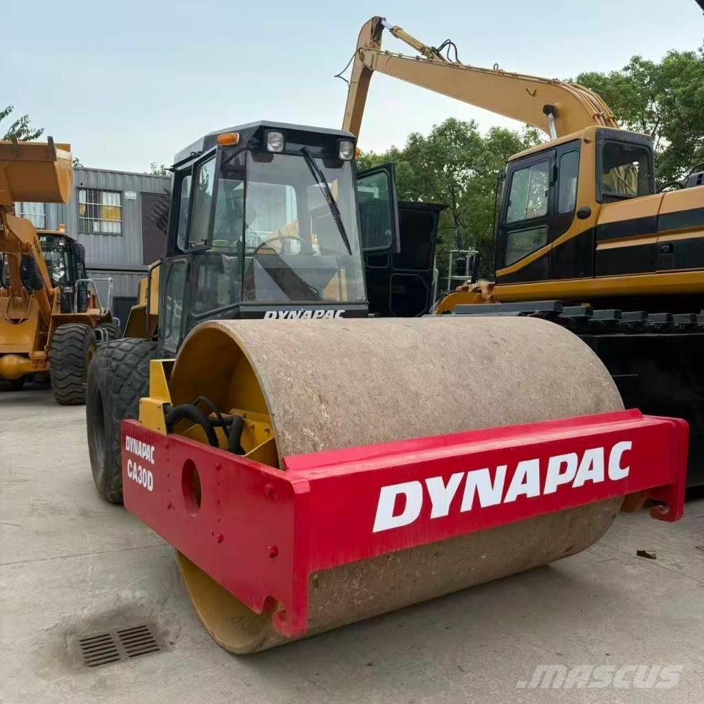 Dynapac CA 30 D Tahačové válce
