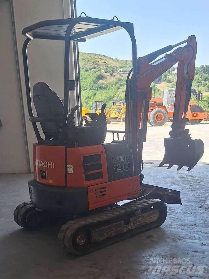 Hitachi ZX19U Mini rýpadla < 7t