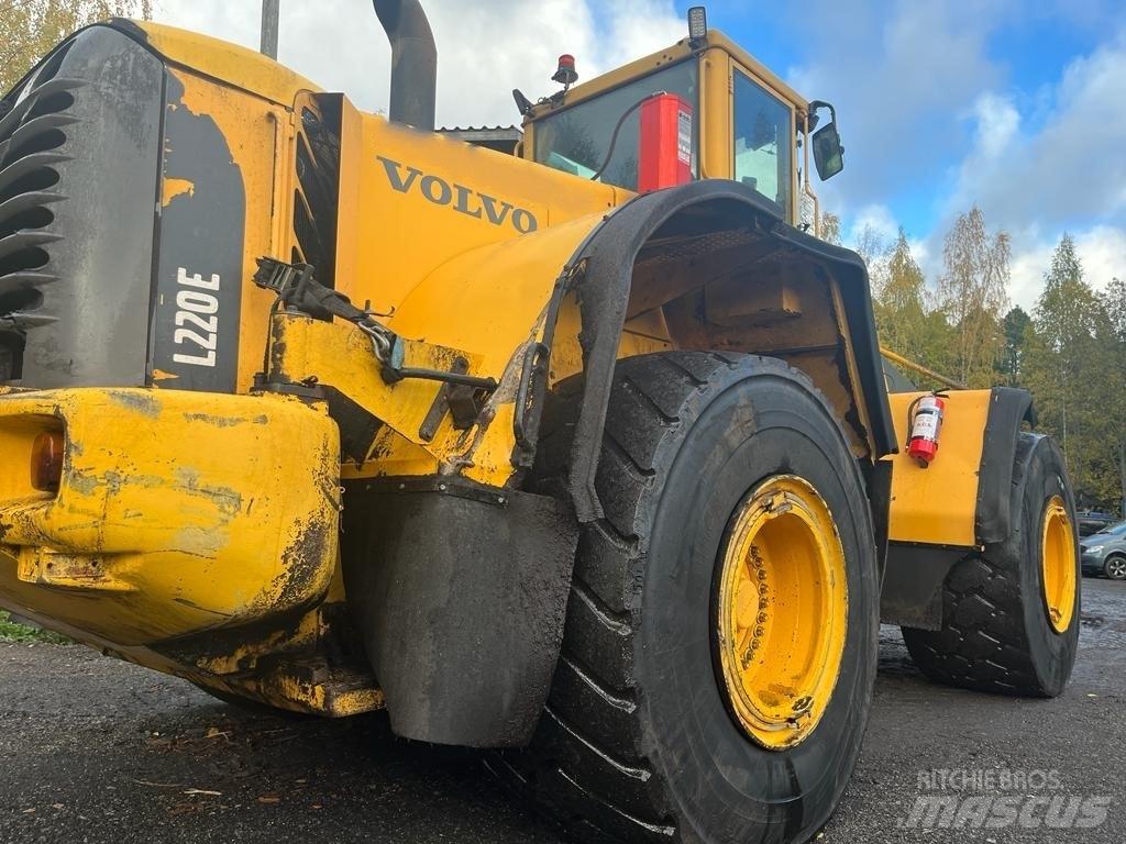 Volvo L 220 E Kolové nakladače