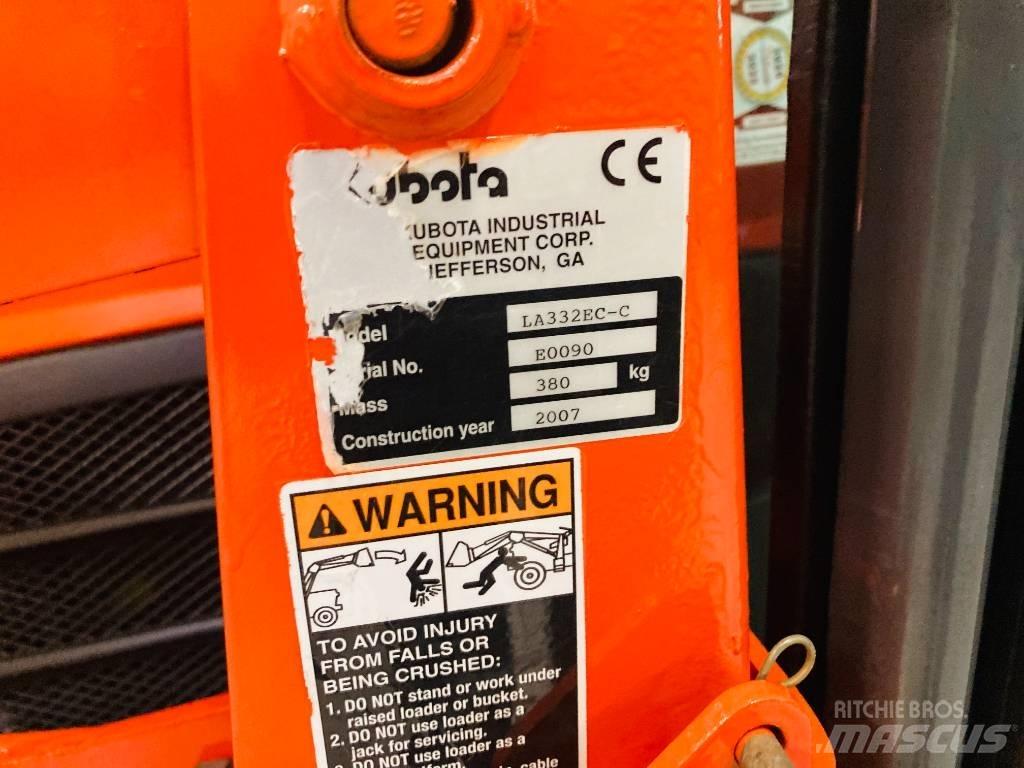 Kubota B2530 Kompaktní traktory