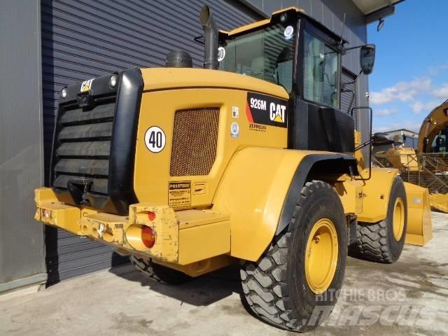 CAT 926M Kolové nakladače
