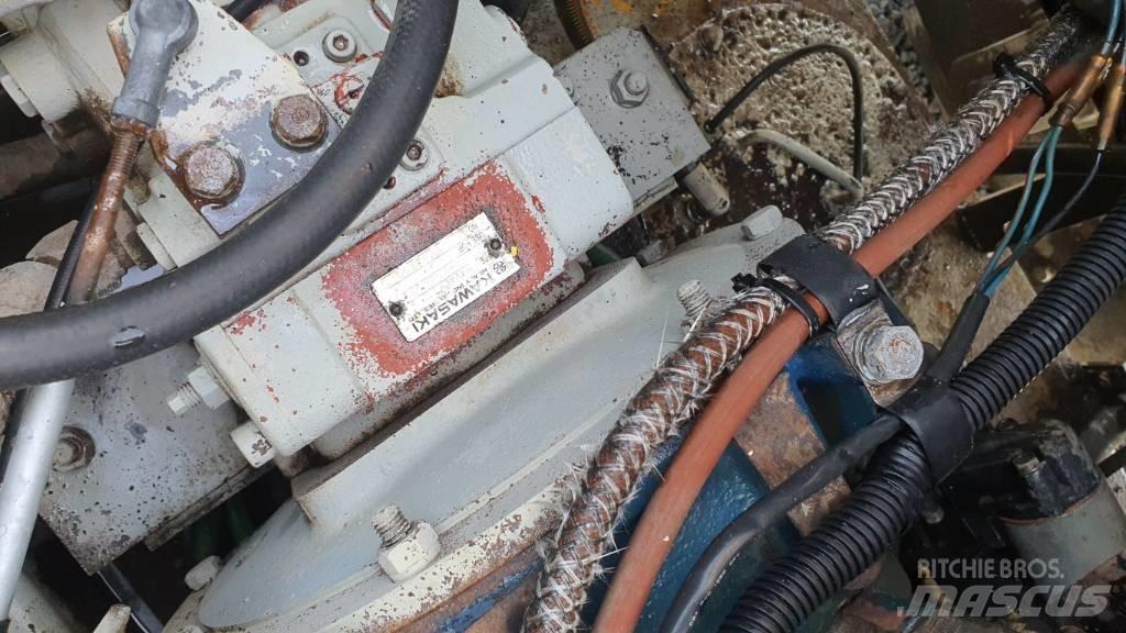 Sakai TS 160 Pneumatikové válce