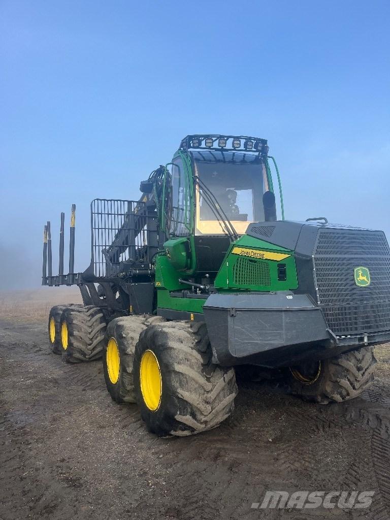 John Deere 910G Vyvážecí traktory