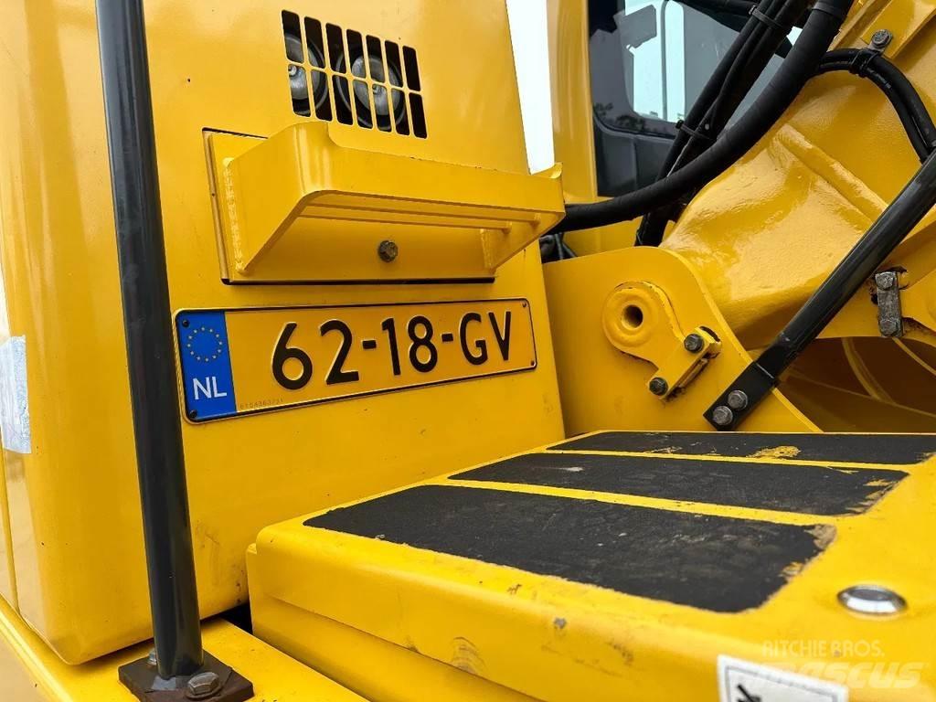 Komatsu PW160-8 Kolová rýpadla