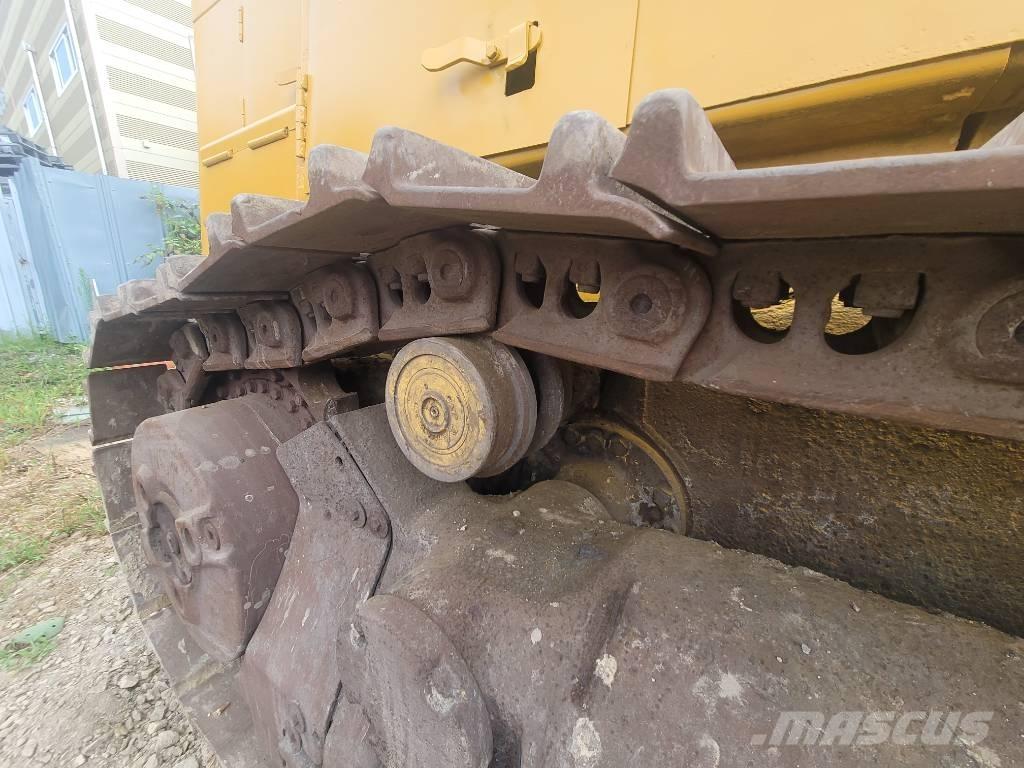 CAT 973 Pásové nakladače