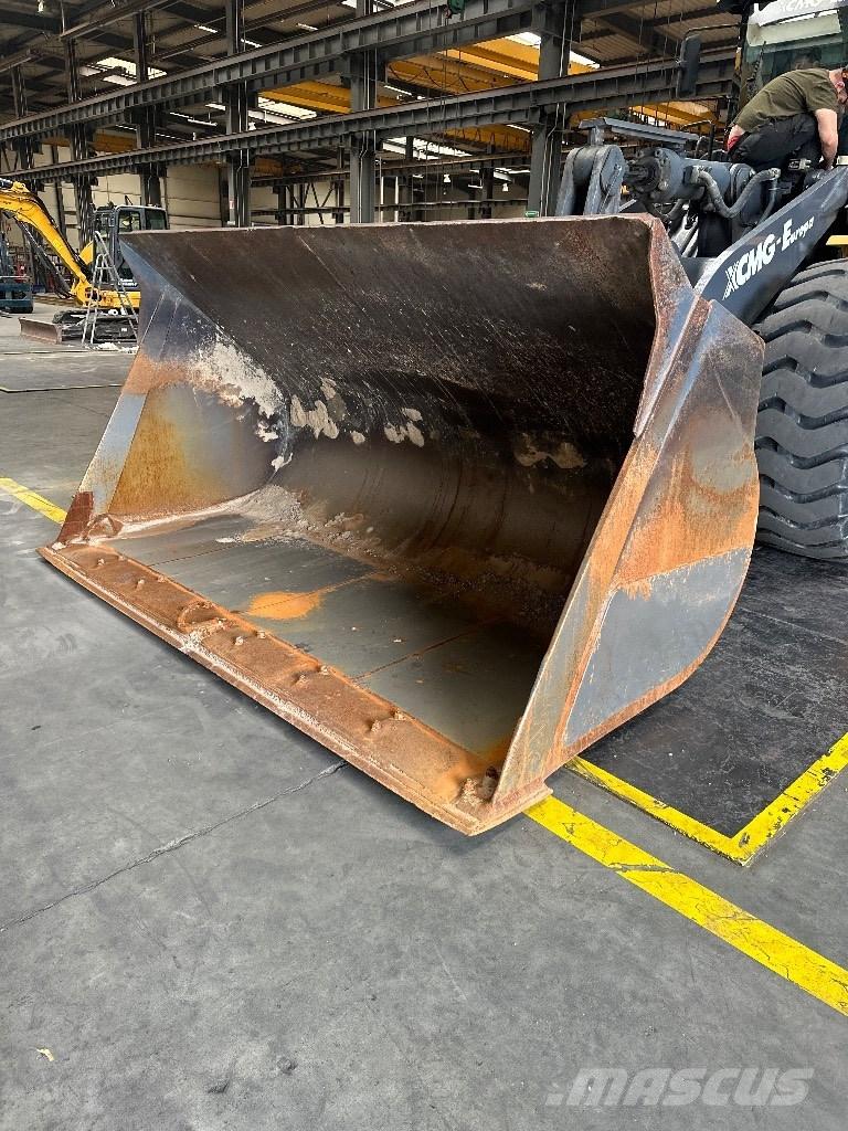 XCMG LW 700 KN Kolové nakladače