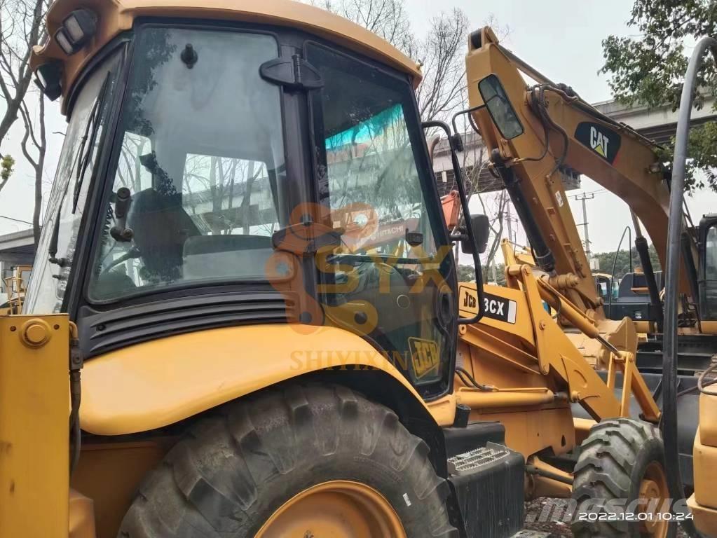 JCB 3 CX Rýpadlo-nakladače