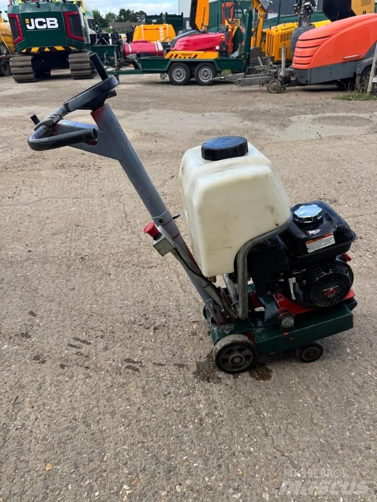 Husqvarna FS305 Stavebnictví - ostatní