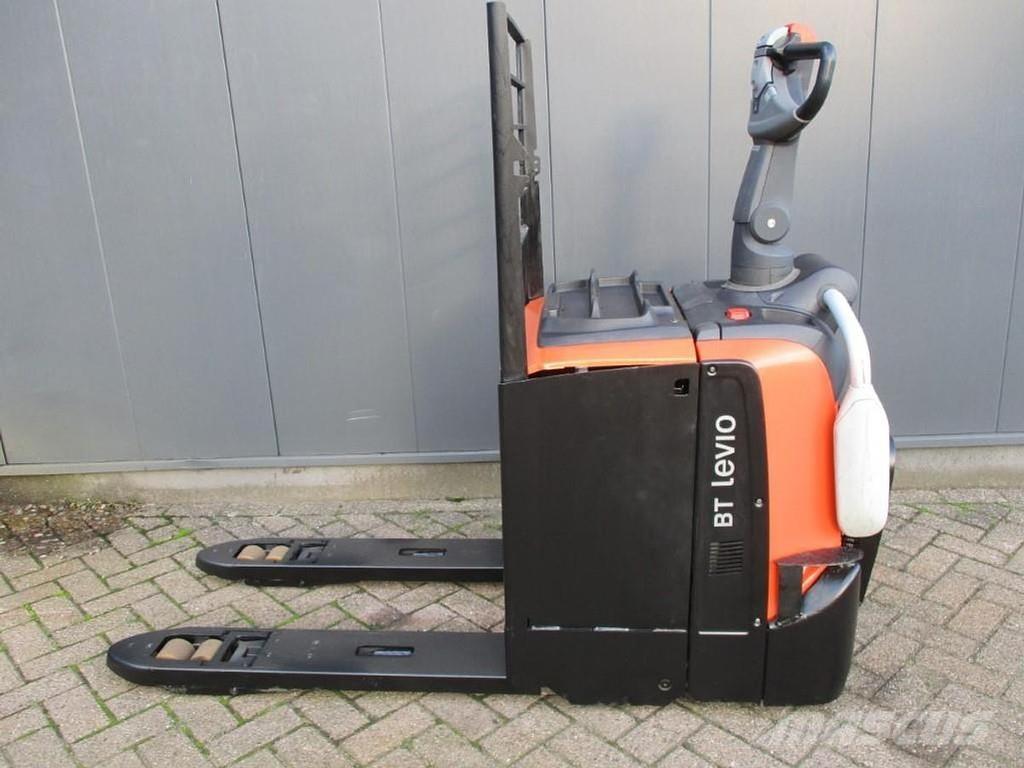 Toyota LPE250 Nízkozdvižný vozík s plošinou