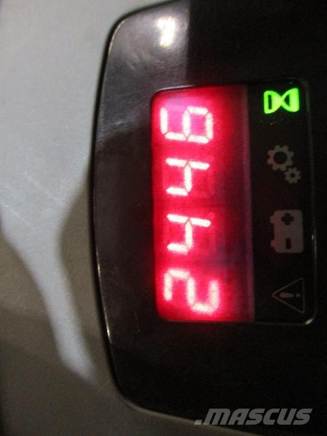 Toyota LPE250 Nízkozdvižný vozík s plošinou