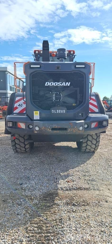 Doosan DL 320-7 Kolové nakladače