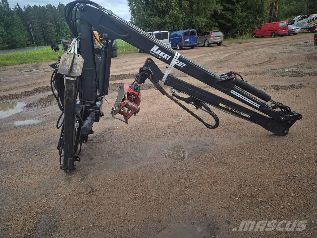 Hakki 3267 Jeřáby a nakladače