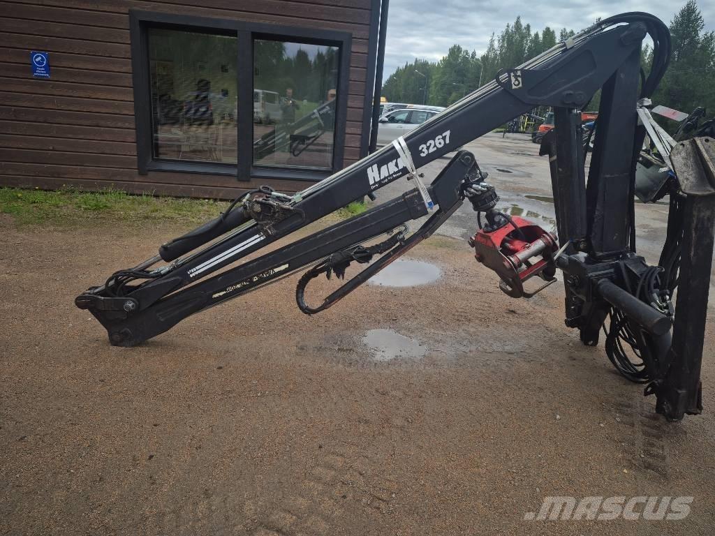 Hakki 3267 Jeřáby a nakladače