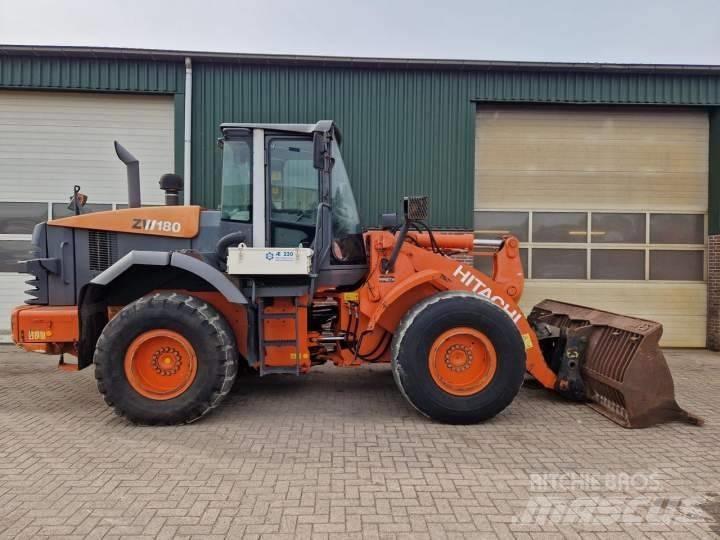 Hitachi ZW 180 Kolové nakladače