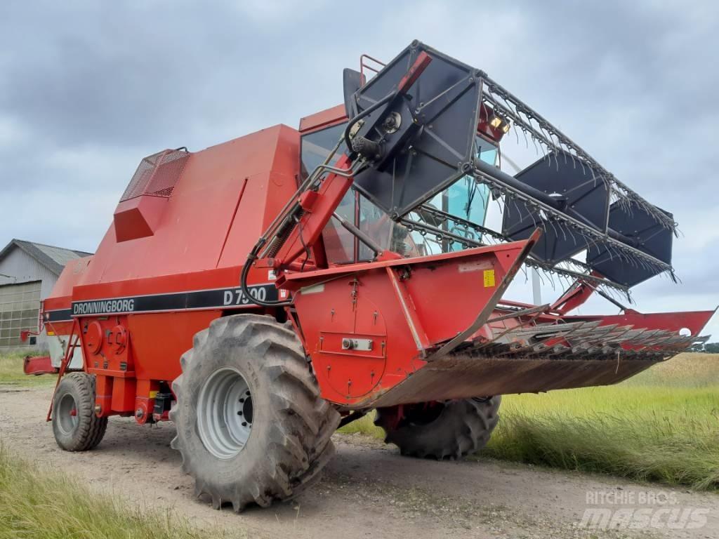 Dronningborg D7500 Sklízecí mlátičky
