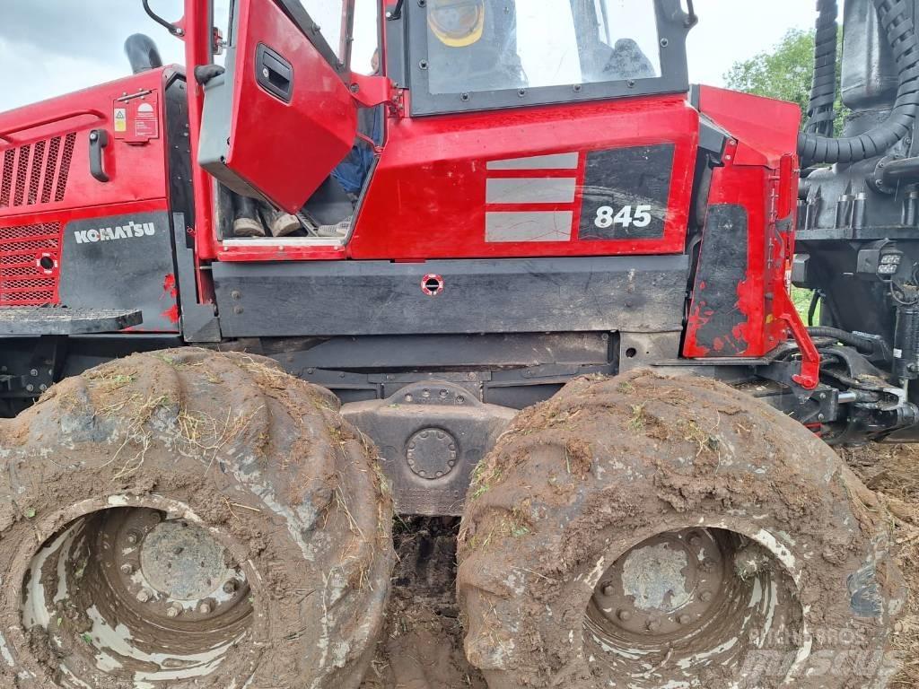 Komatsu 845 Vyvážecí traktory