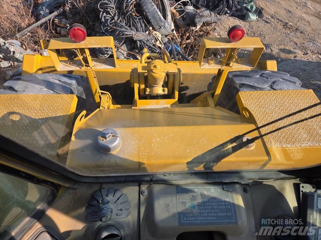 CAT 824c Kolové dozery