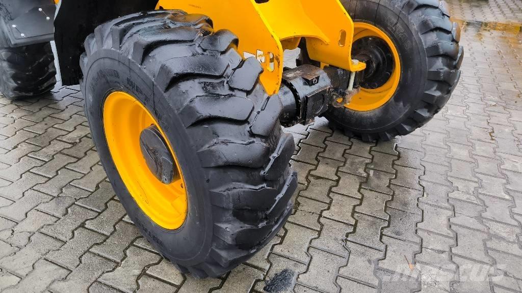 JCB 406 Kolové nakladače