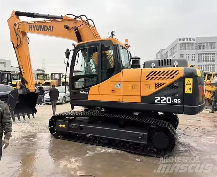 Hyundai R220-9S Pásová rýpadla