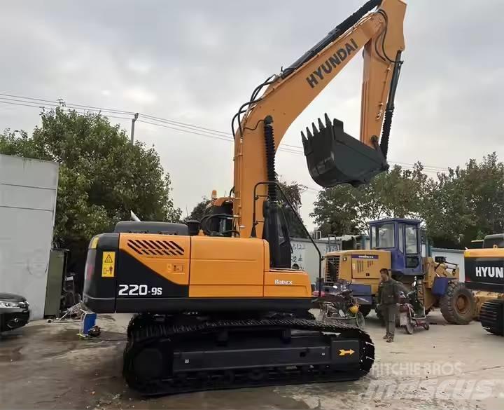 Hyundai R220-9S Pásová rýpadla