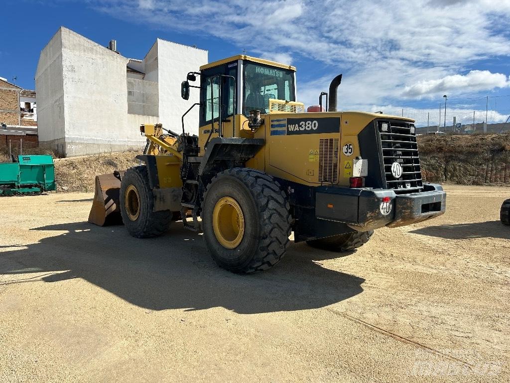 Komatsu WA 380-5 Kolové nakladače