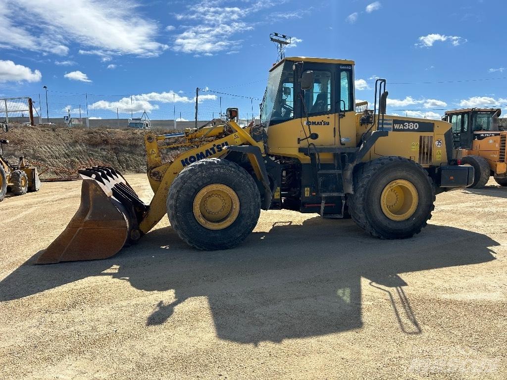 Komatsu WA 380-5 Kolové nakladače