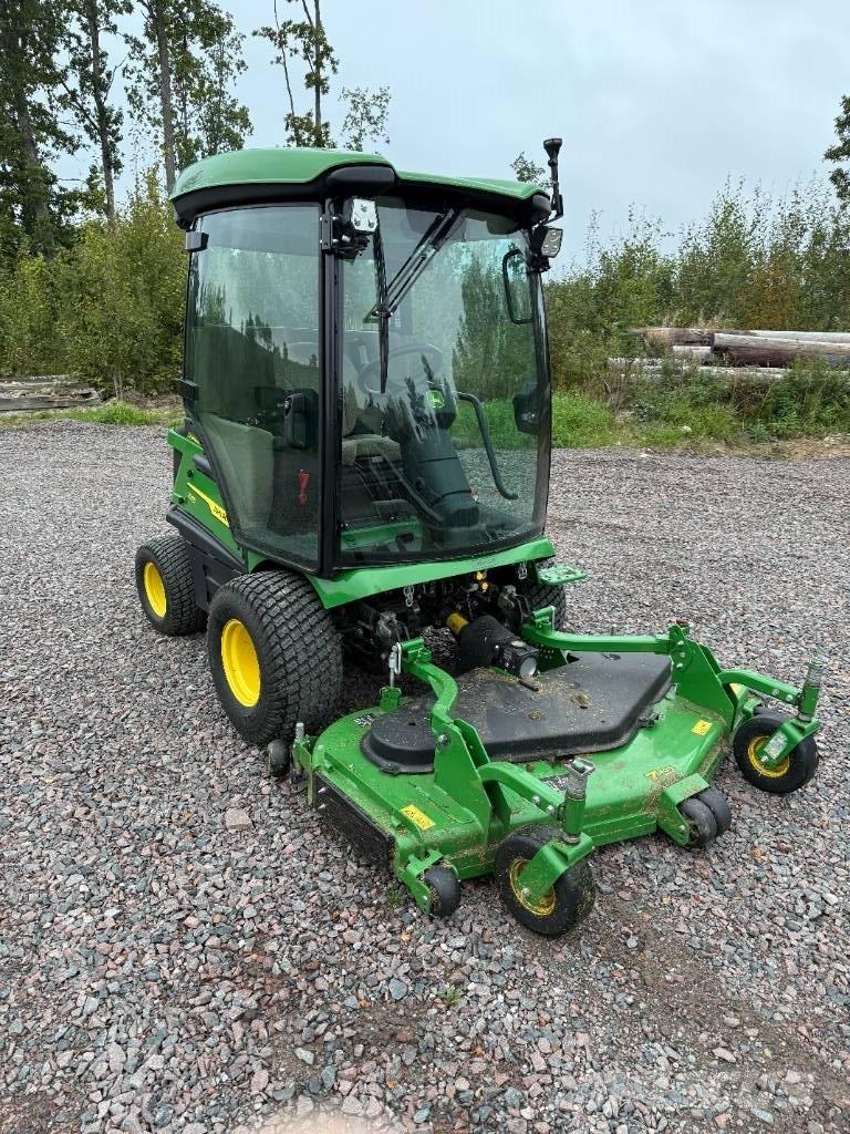 John Deere 1585 Samojízdné sekačky