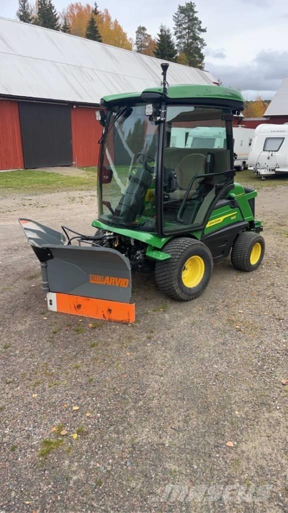 John Deere 1585 Samojízdné sekačky