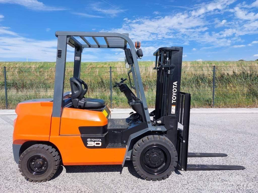 Toyota FDZN30 Dieselové vozíky