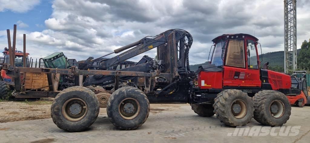 Komatsu 895 Vyvážecí traktory