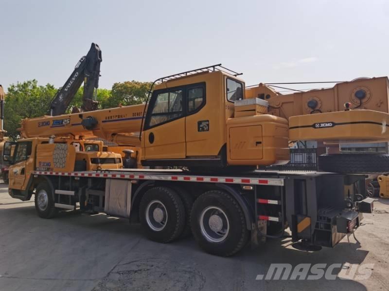 XCMG XT25L5-1 Navijáky, kladkostroje a stavební výtahy