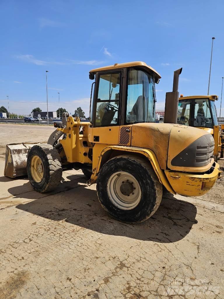 Volvo L 40 Kolové nakladače