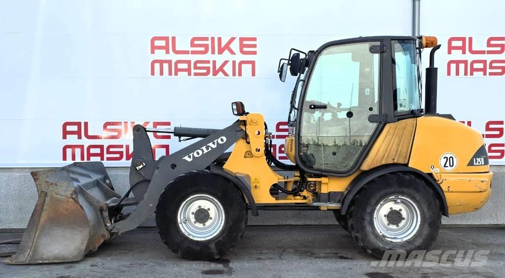 Volvo L 25 B Kolové nakladače