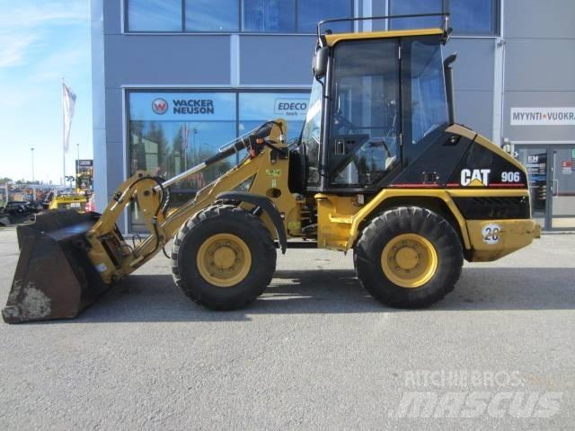 CAT 906 Kolové nakladače
