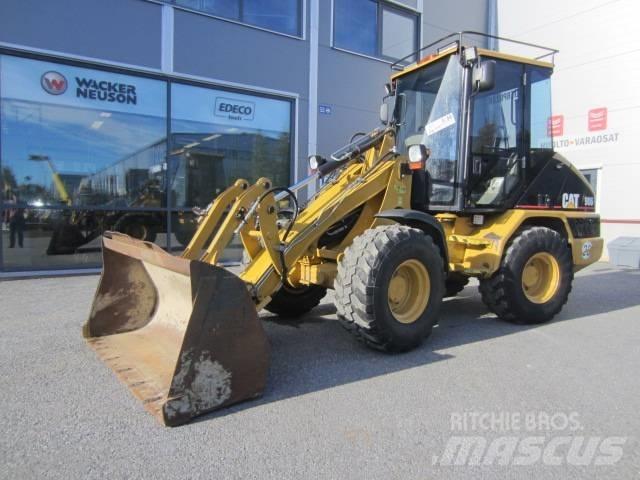 CAT 906 Kolové nakladače