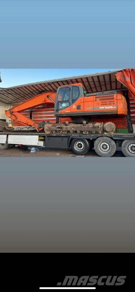 Develon DX 225 LC-7 Pásová rýpadla