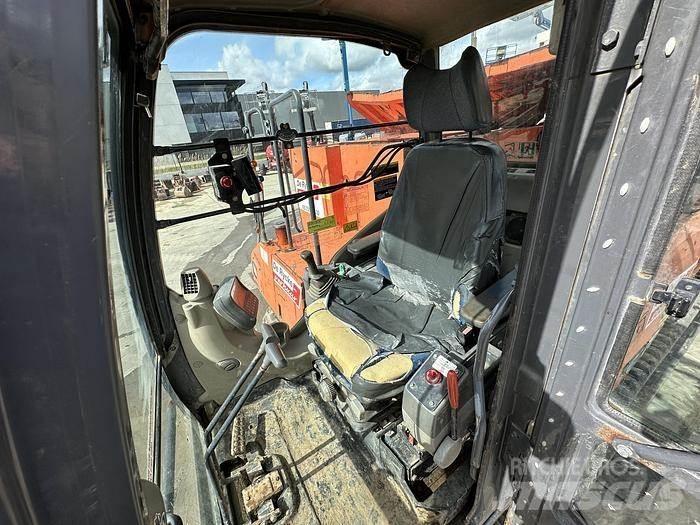 Hitachi EG70R Pásové dempry