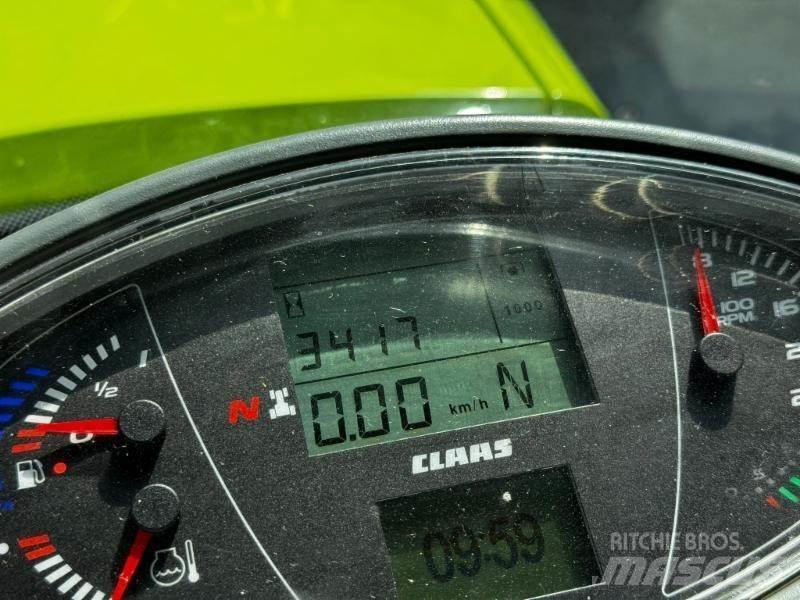 CLAAS AXION 830 Traktory
