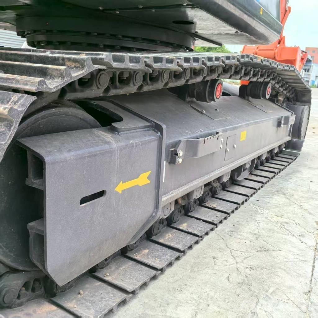 Hitachi ZX 350 HG Pásová rýpadla