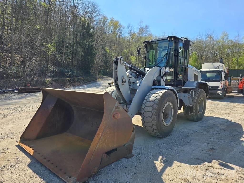 CAT 926M Kolové nakladače