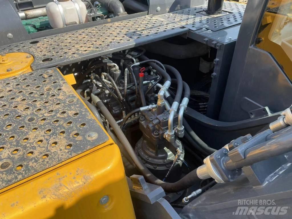 Volvo EC 220 Pásová rýpadla