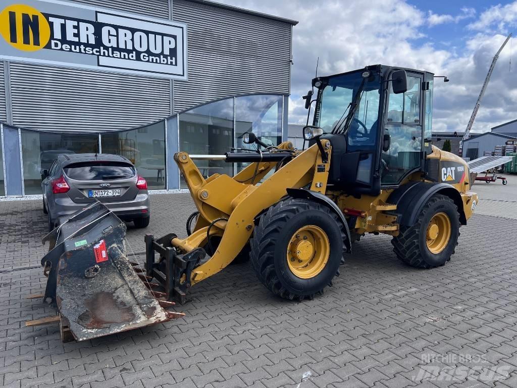 CAT 908 H Kolové nakladače