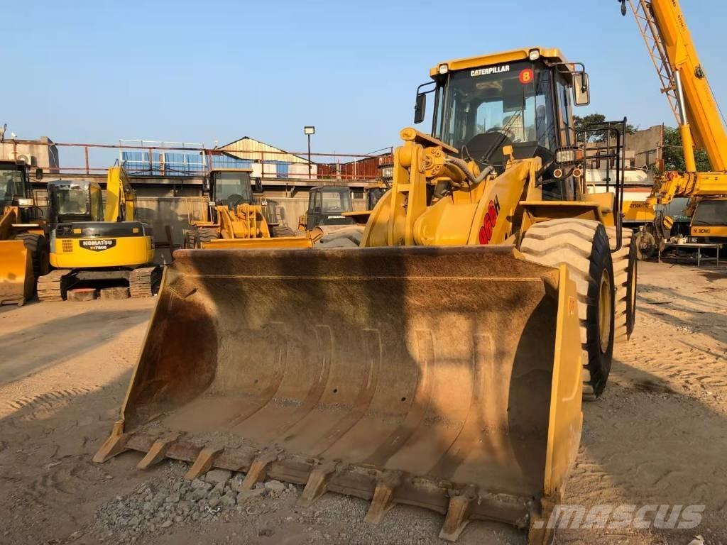 CAT 966H Kolové nakladače