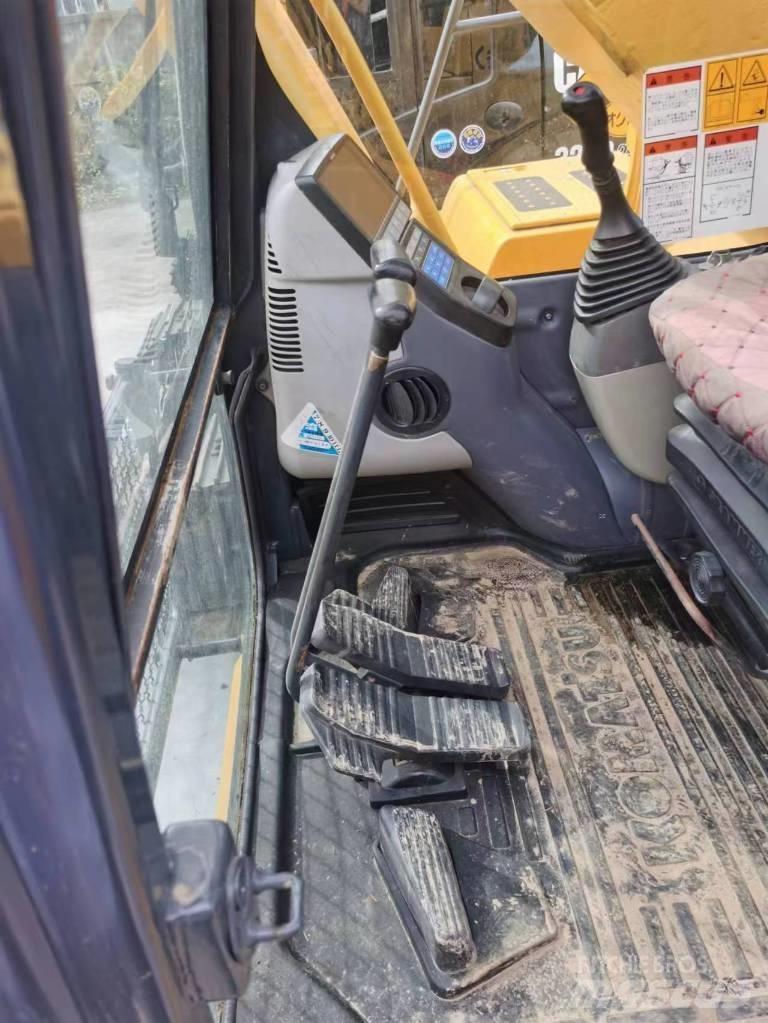 Komatsu PC 240-8 Pásová rýpadla