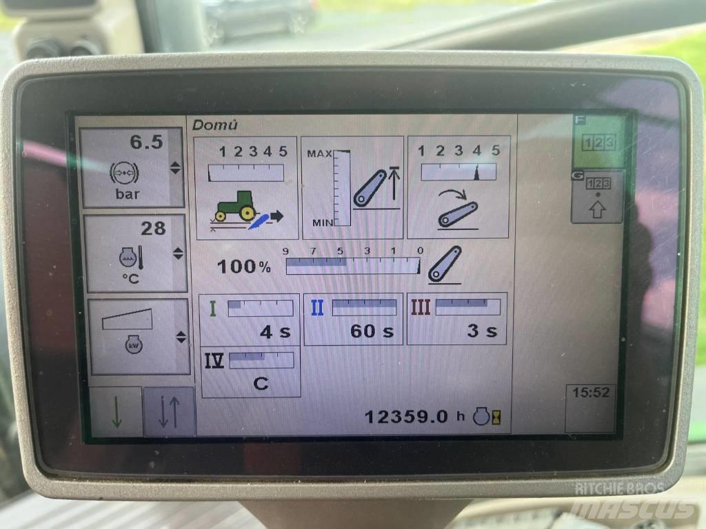 John Deere 8320 R Traktory