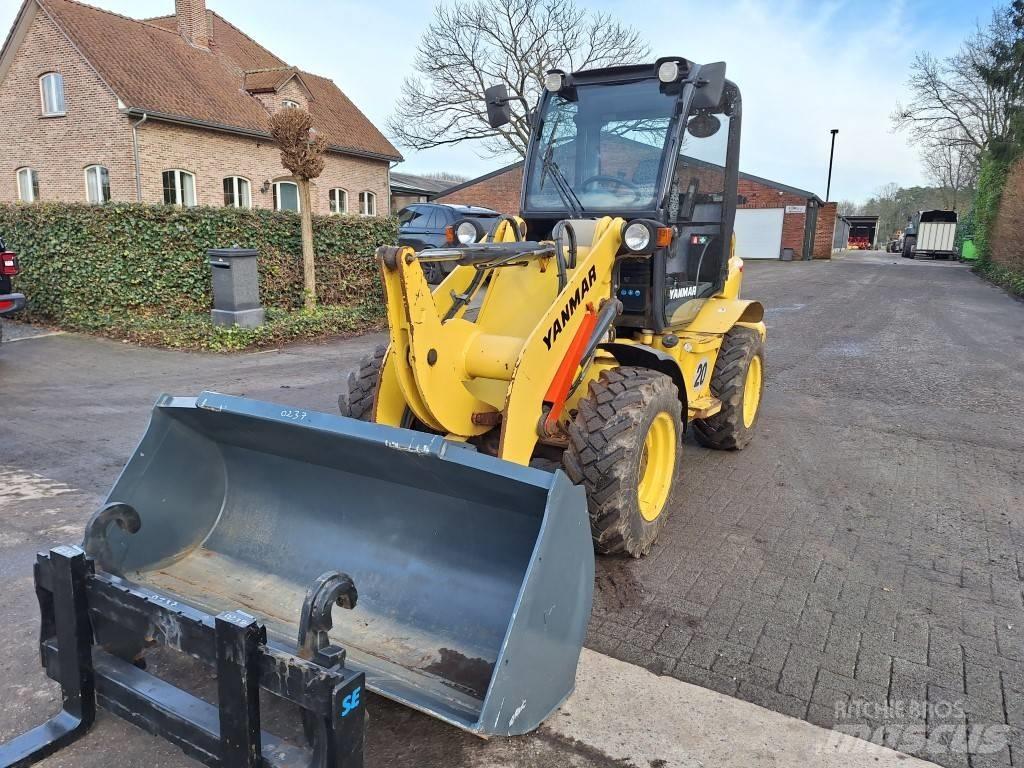 Yanmar V8 Víceúčelové nakladače