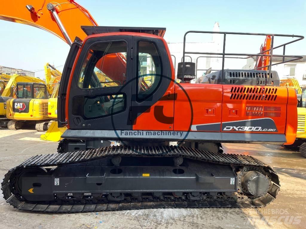 Doosan DX300 Pásová rýpadla
