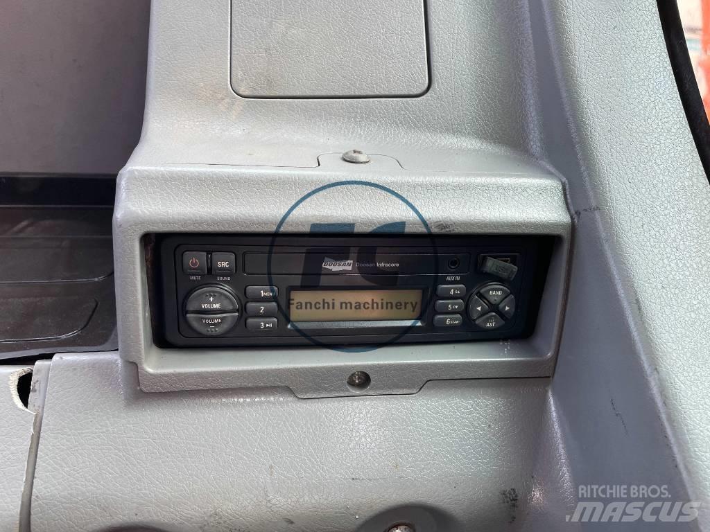 Doosan DX300 Pásová rýpadla