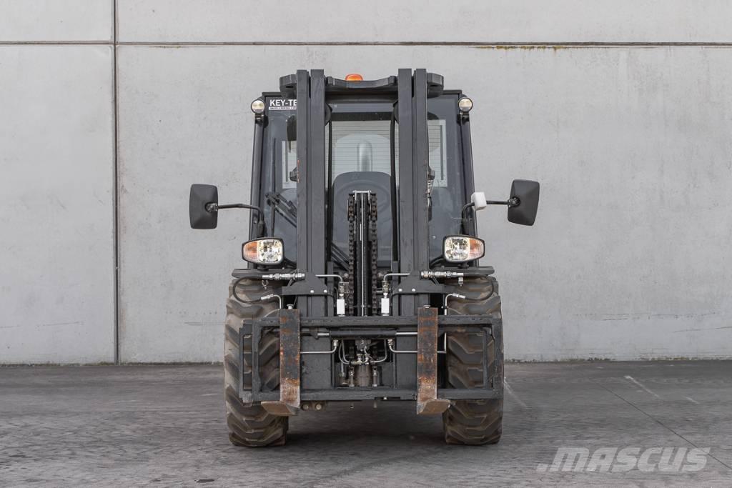 Manitou MC 25-4 Dieselové vozíky