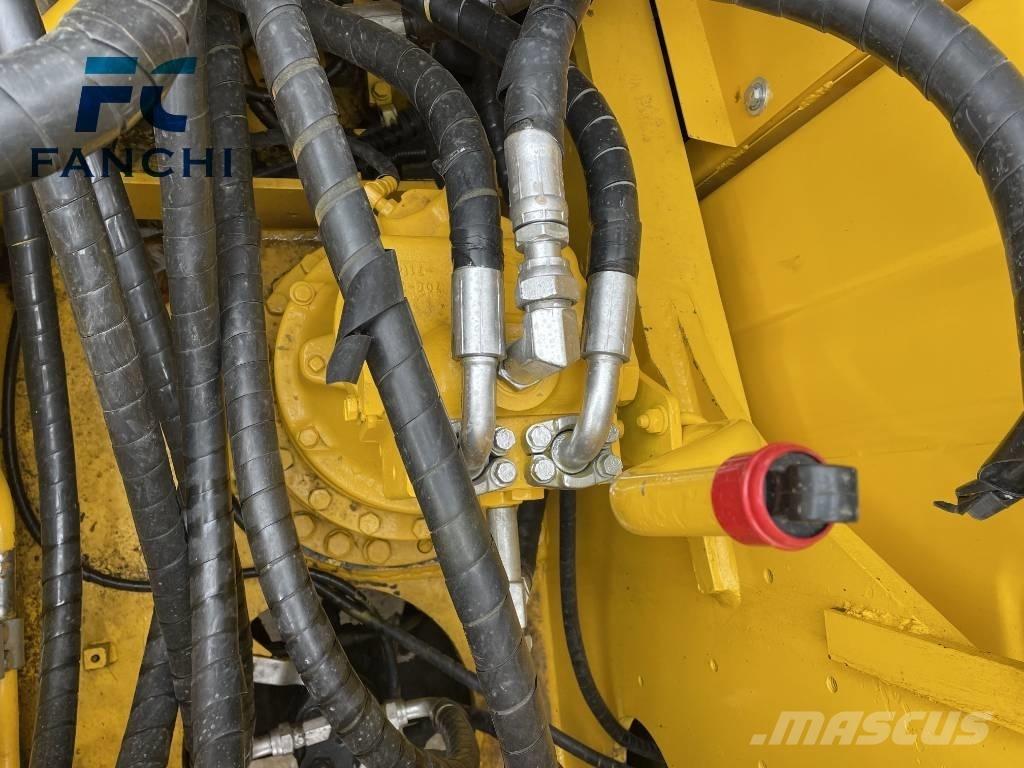 Komatsu PC210 Pásová rýpadla